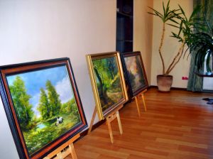 The concert was accompanied by the exhibitions of Marek Gołębiewski's paintings. Photo by Anna Jellaczyc.